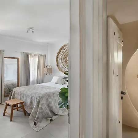 Mykonos Heaven - Sea View & Outdoor Hot Tub Вилла Mykonos Town